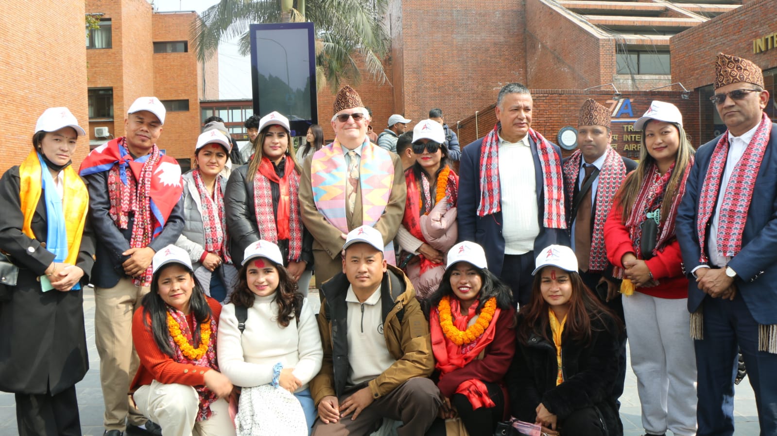 केयरगिभरका लागि इजराइल उडे १३ जना नेपाली