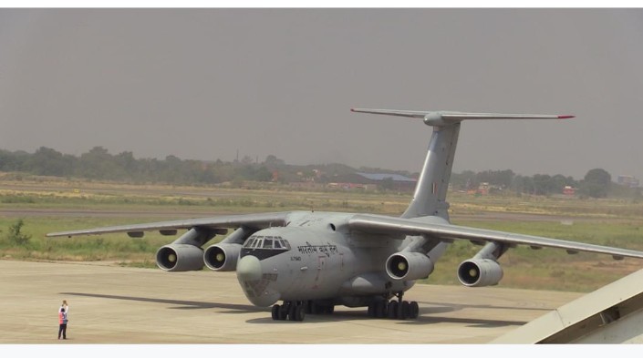 भारतीय वायु सेनाको विमान गौतमबुद्ध अन्तर्राष्ट्रिय विमानस्थलमा अवतरण