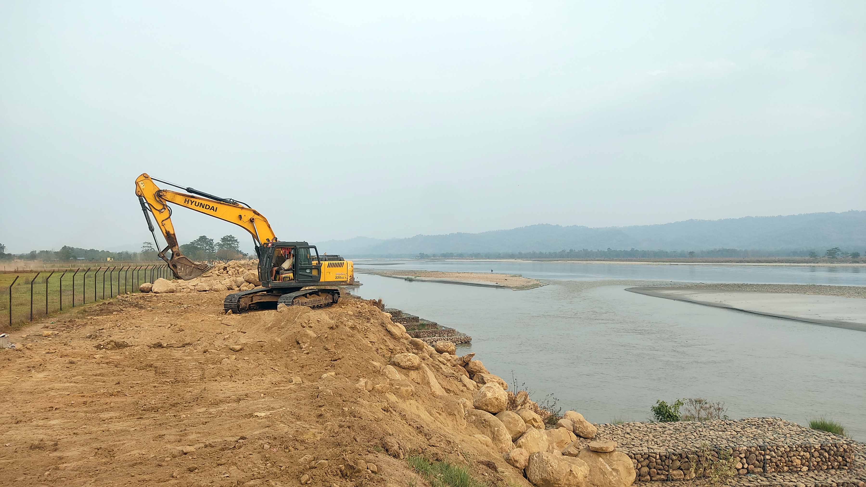 नारायणी नदी व्यवस्थापनका लागि नवलपुर क्षेत्रमा तटबन्ध