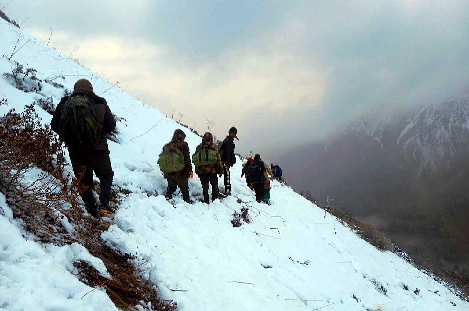 दार्चुला हिम पहिरो अपडेटः दुई महिलासहित तीन जनाको शव भेटियो