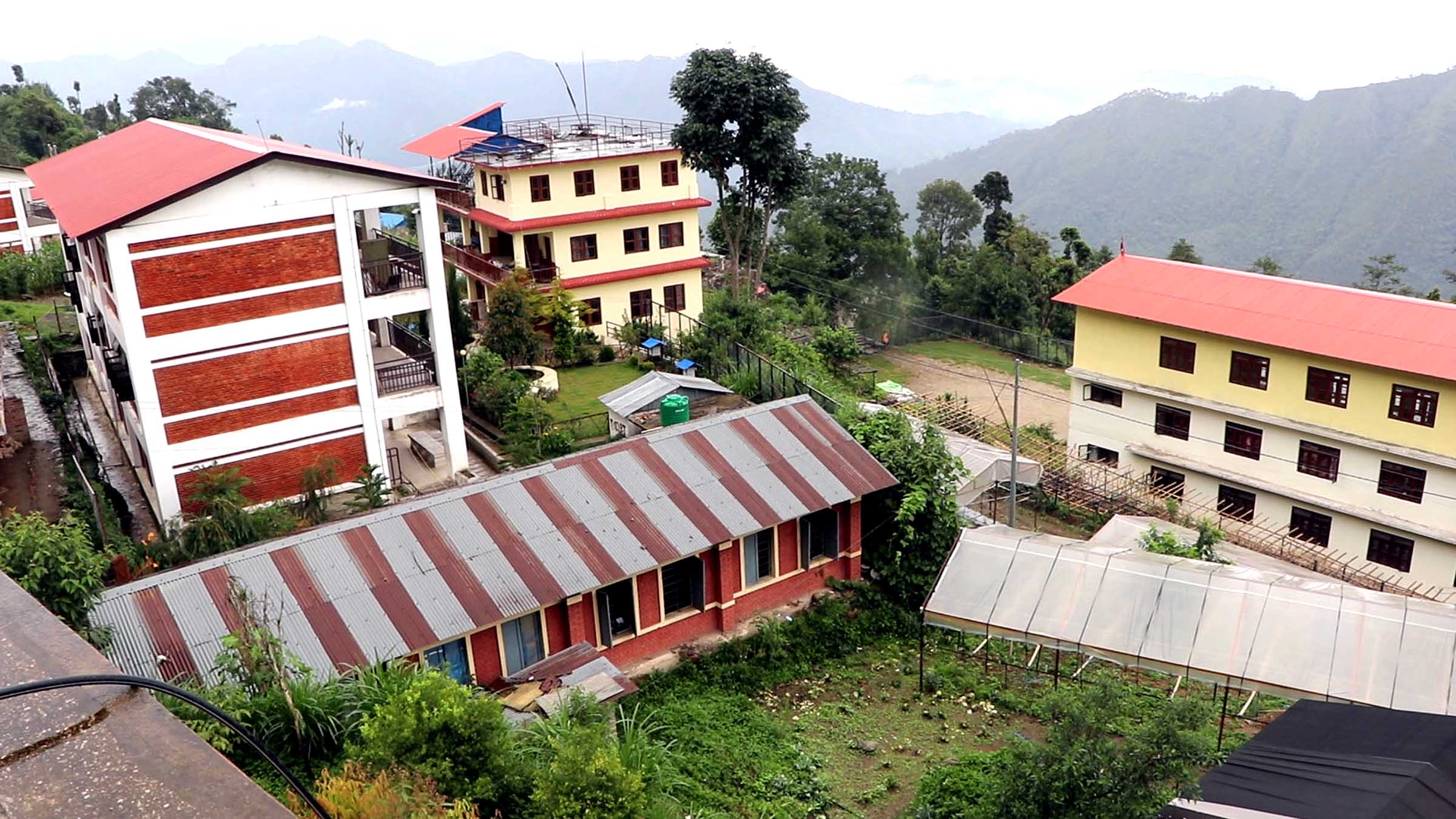 दुर्गम गाउँको अब्बल सामुदायिक विद्यालय