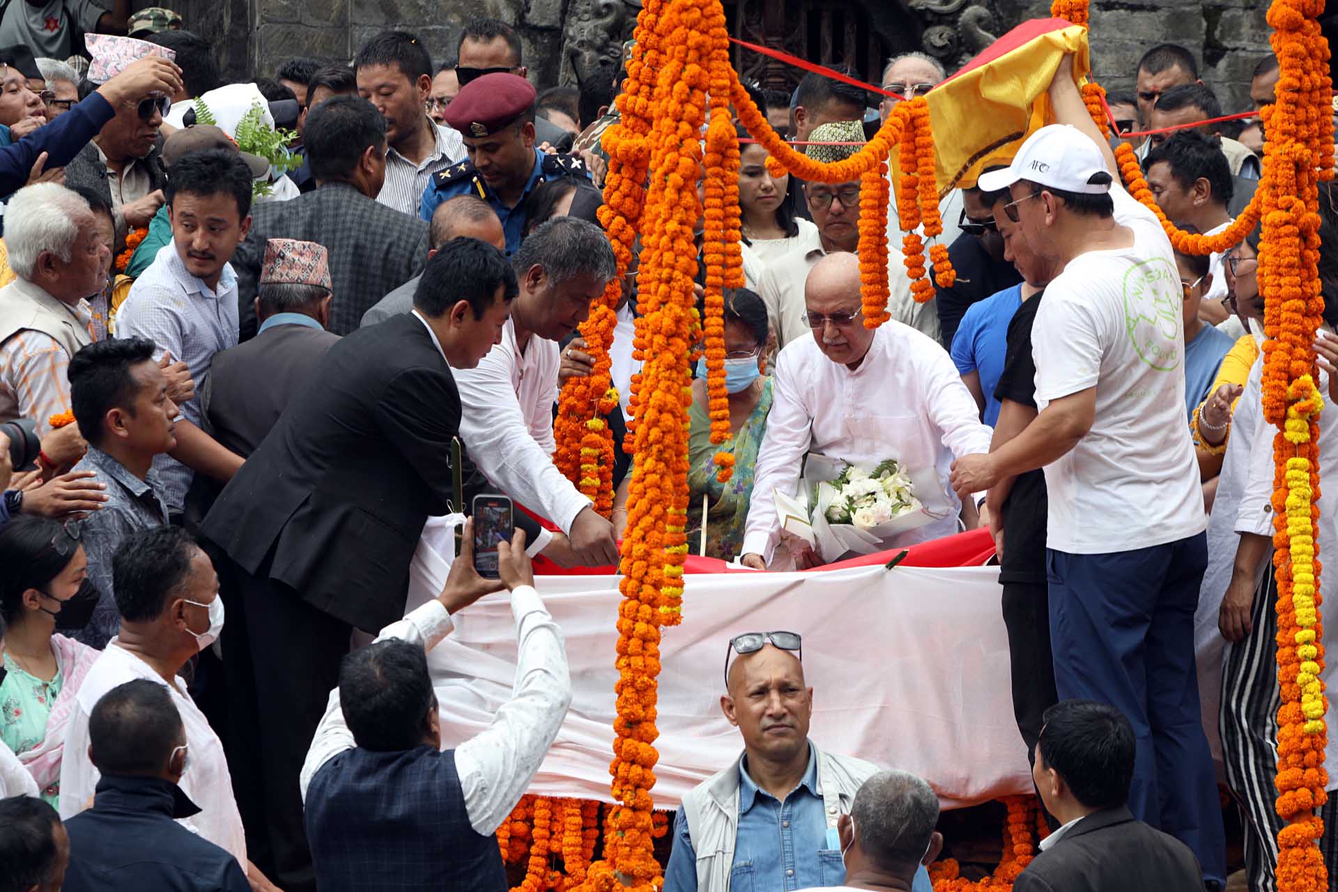 नेम्वाङको अन्तिम यात्राका तस्बिरहरु