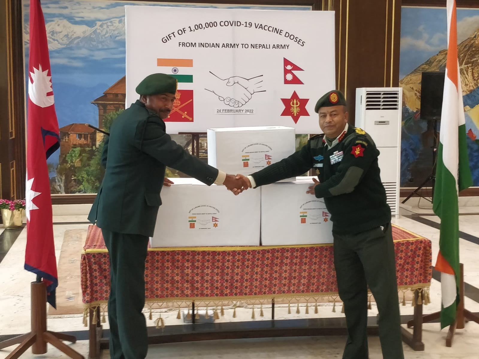 नेपाली सेनालाई भारतीय सेनाको  एकलाख डोज खोप उपहार