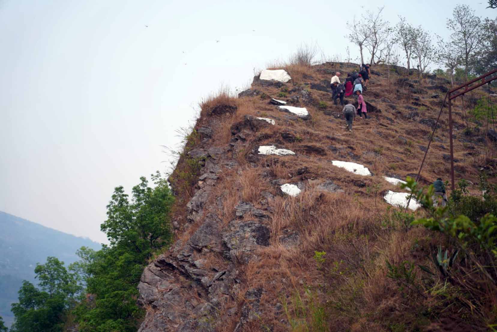 पर्यटनको अथाह सम्भावना बोकेको ‘गङ्गाजमुना तीनसुरे पदमार्ग’