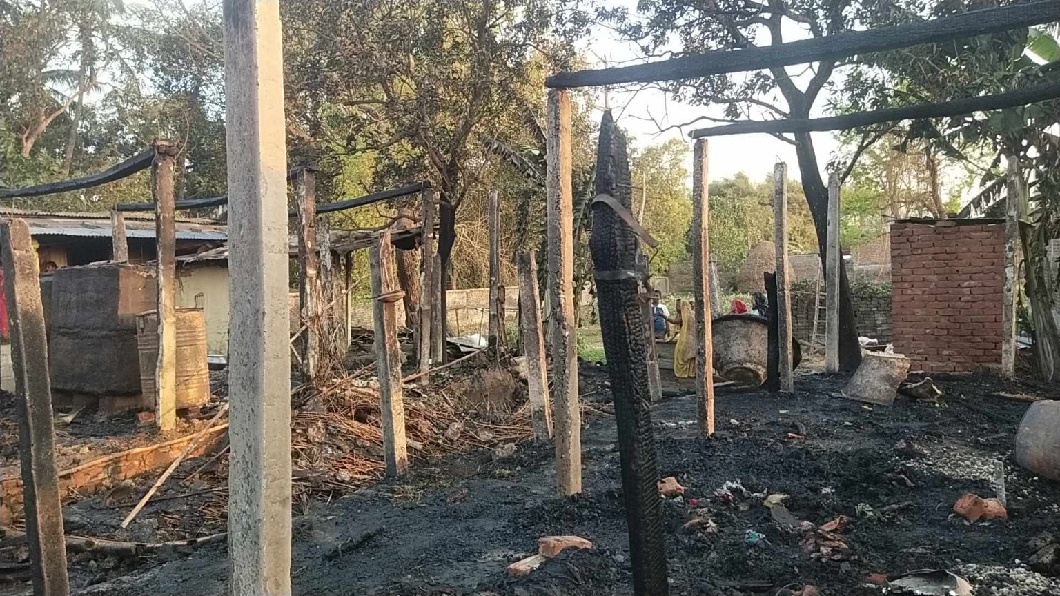भीषण आगलागीमा सप्तरीका १३ घर जले