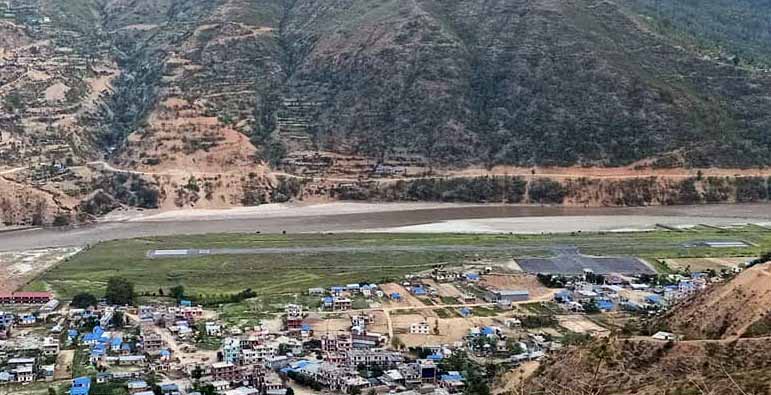 निजी विमान कम्पनीले उडान भर्न नमान्दा मन्थली विमानस्थल सुनसान