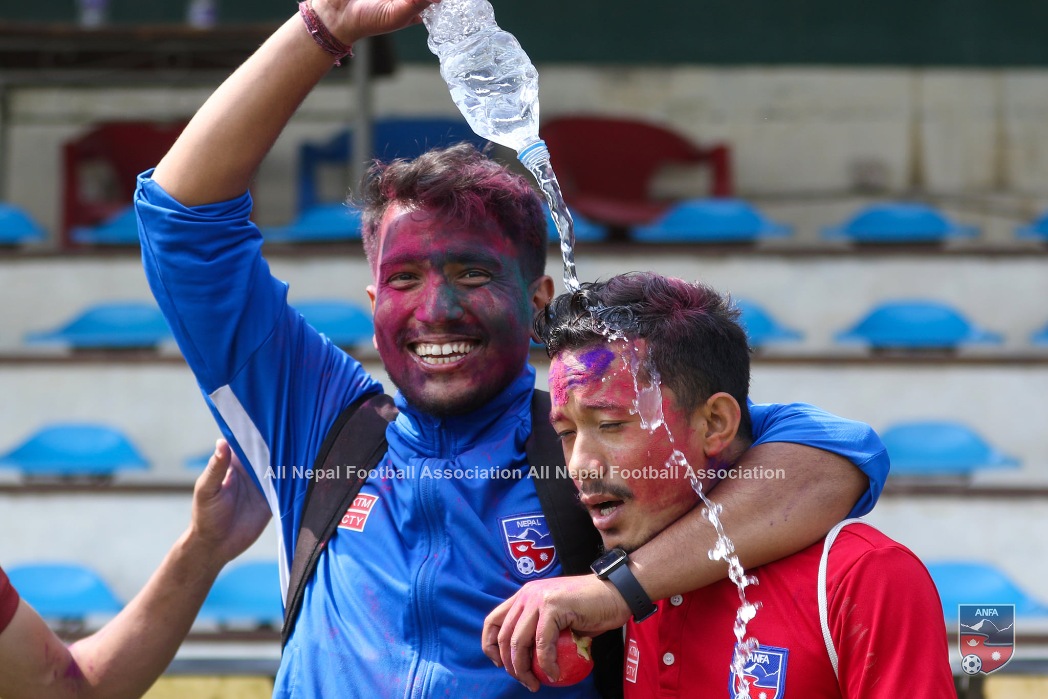 यसरी मनाए फुटबल खेलाडीले होली