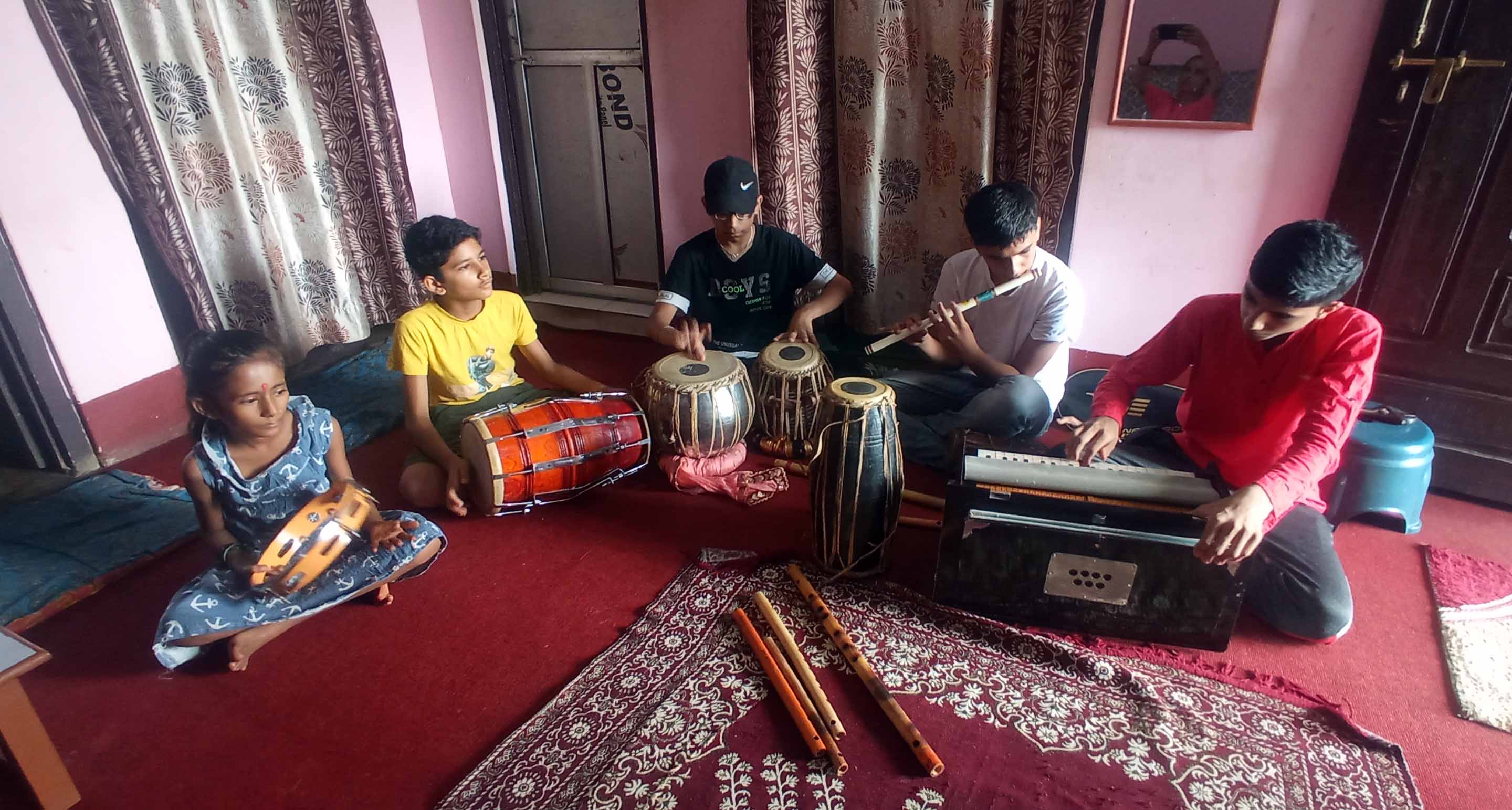 बाद्यवादनमा भविष्य खोज्दै
