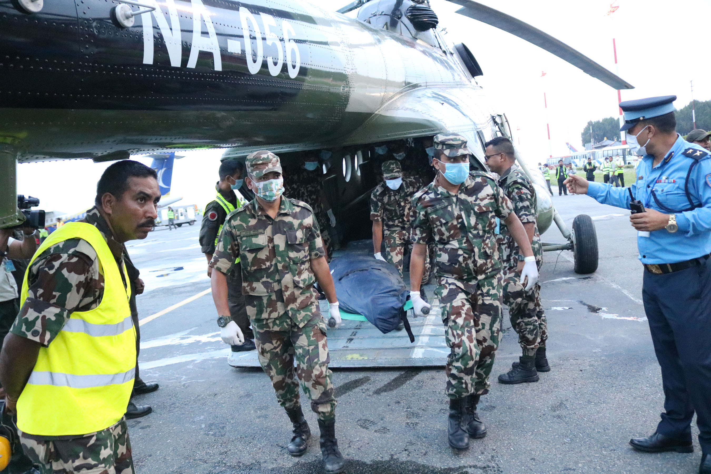 काठमाडौं ल्याइयो तारा एयरको दुर्घटनाग्रस्त जहाजका यात्रुको शव