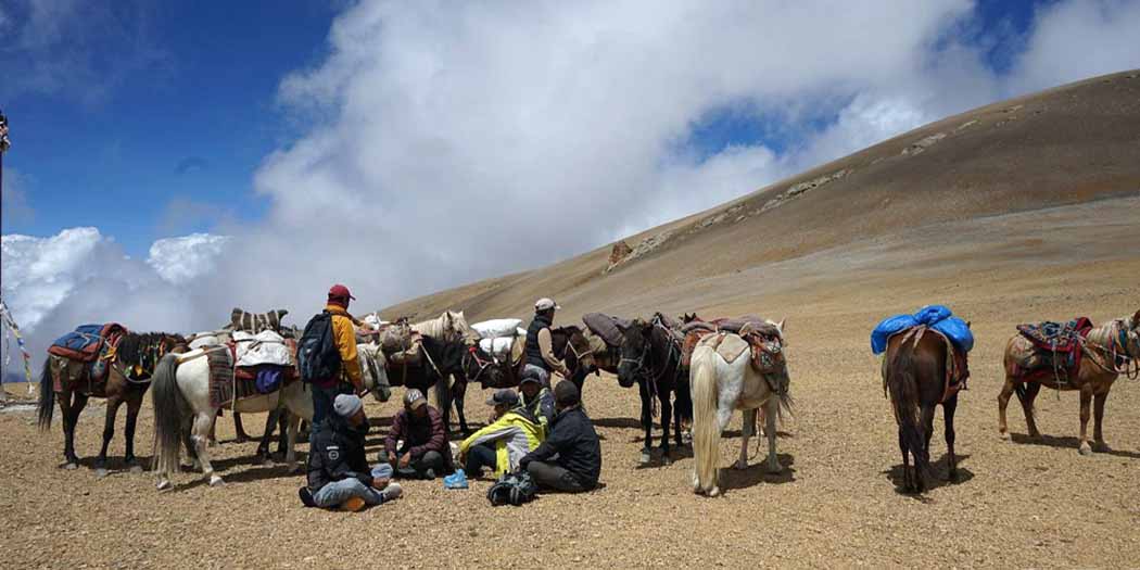 दामोदरकुण्डका तीर्थयात्रीलाई आवास र सञ्चारको समस्या