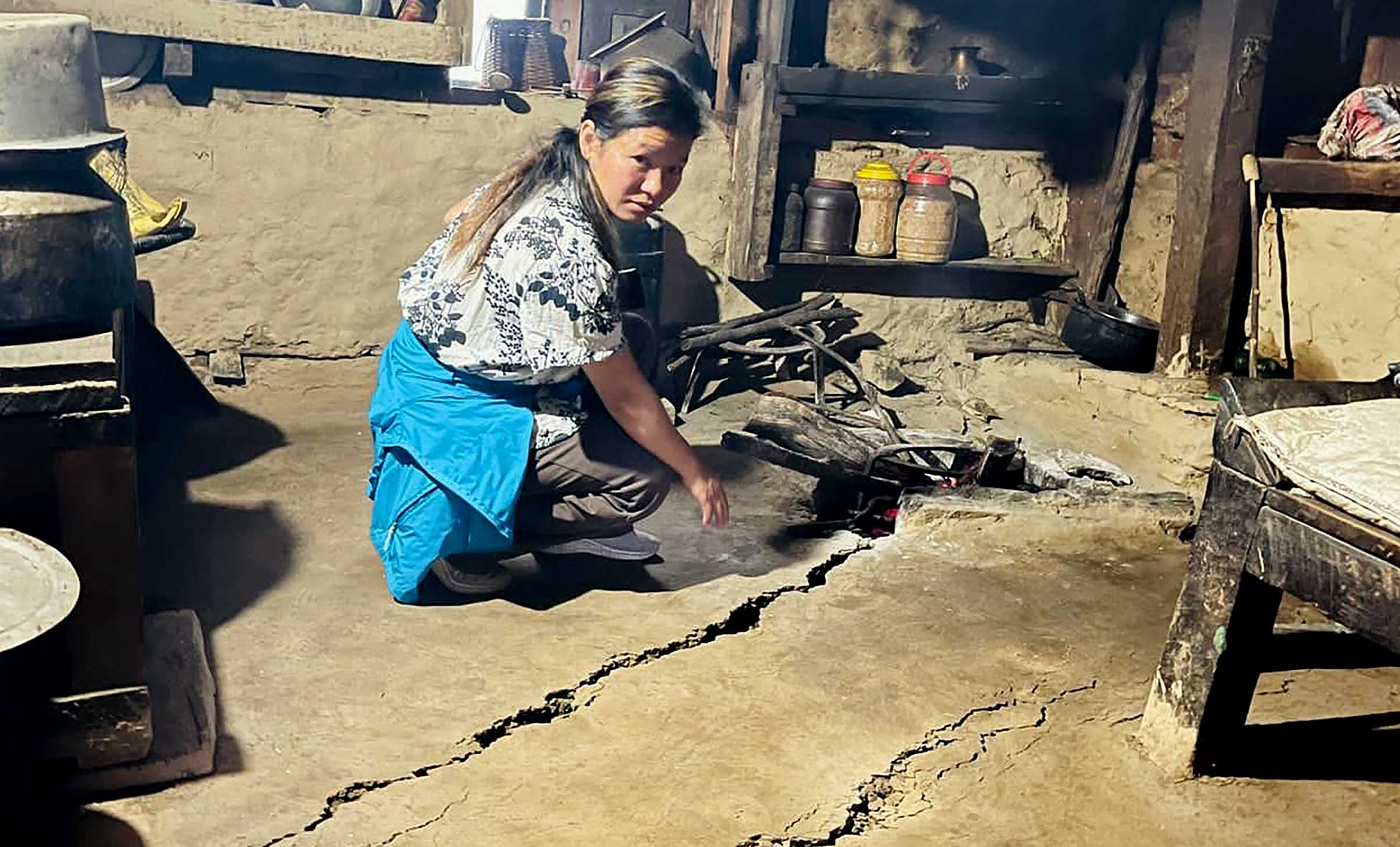 जमिन भासिँदै गएपछि खानीगाउँ पहिरोको जोखिममा