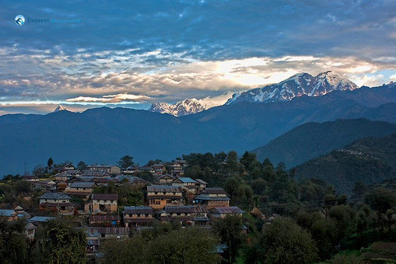 कोरोनाका कारण घलेगाउँमा घट्दै पर्यटक