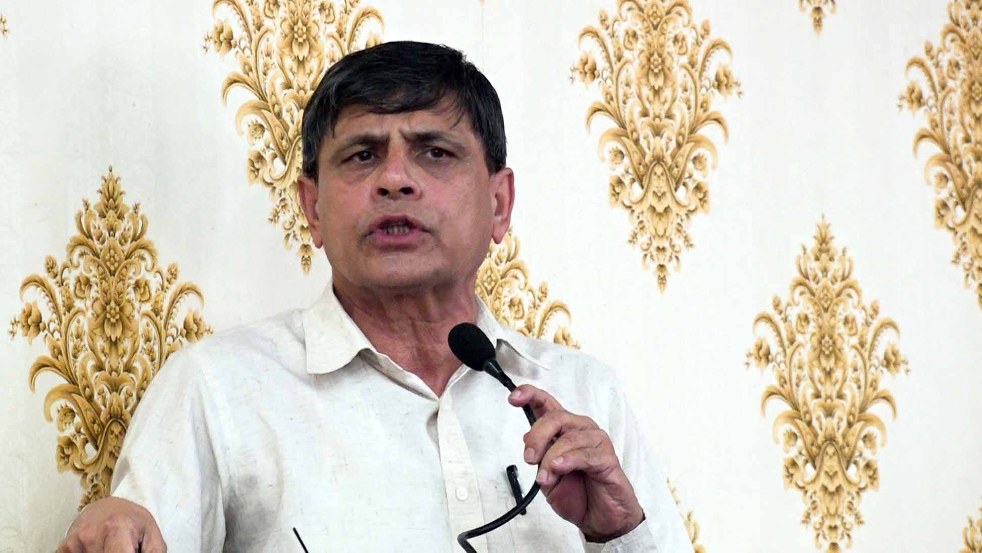 प्रधानमन्त्री पद जोगाउन पार्टी फुटाउने प्रबृत्ति गलत