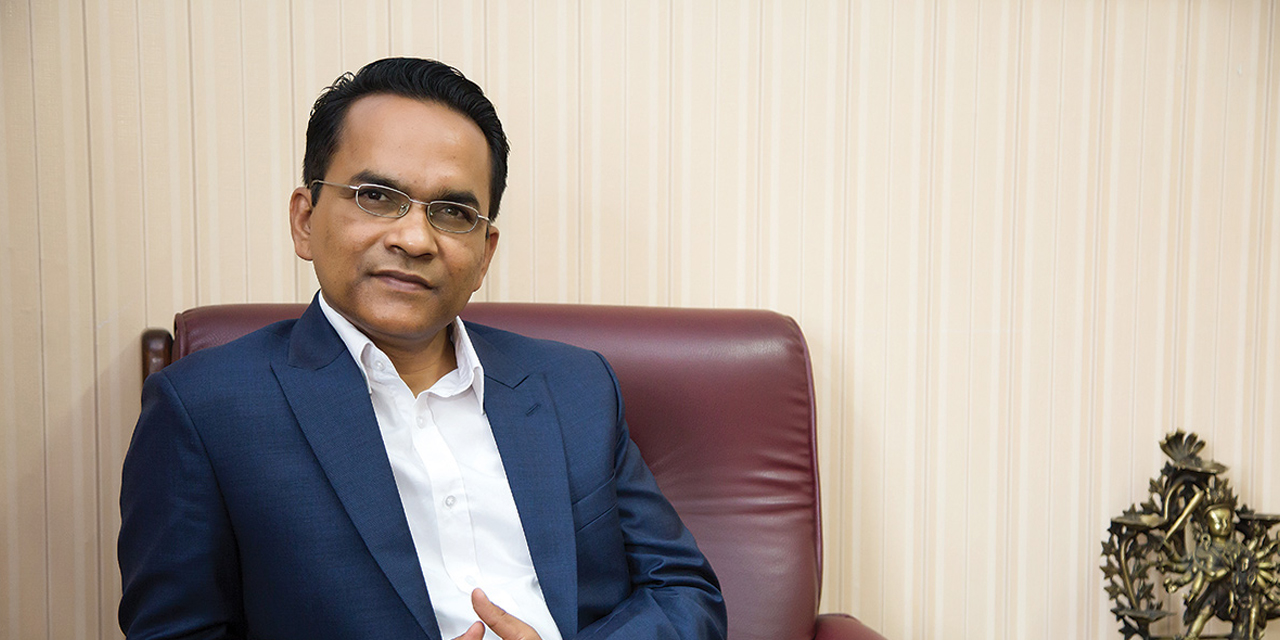 संसदीय समितिमा गभर्नर: सीमित व्यक्ति र समूहमा ठूलो कर्जा गएकामा चिन्ता