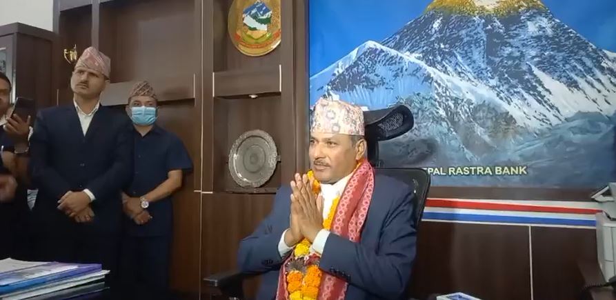 काममा फर्किए गभर्नर अधिकारी