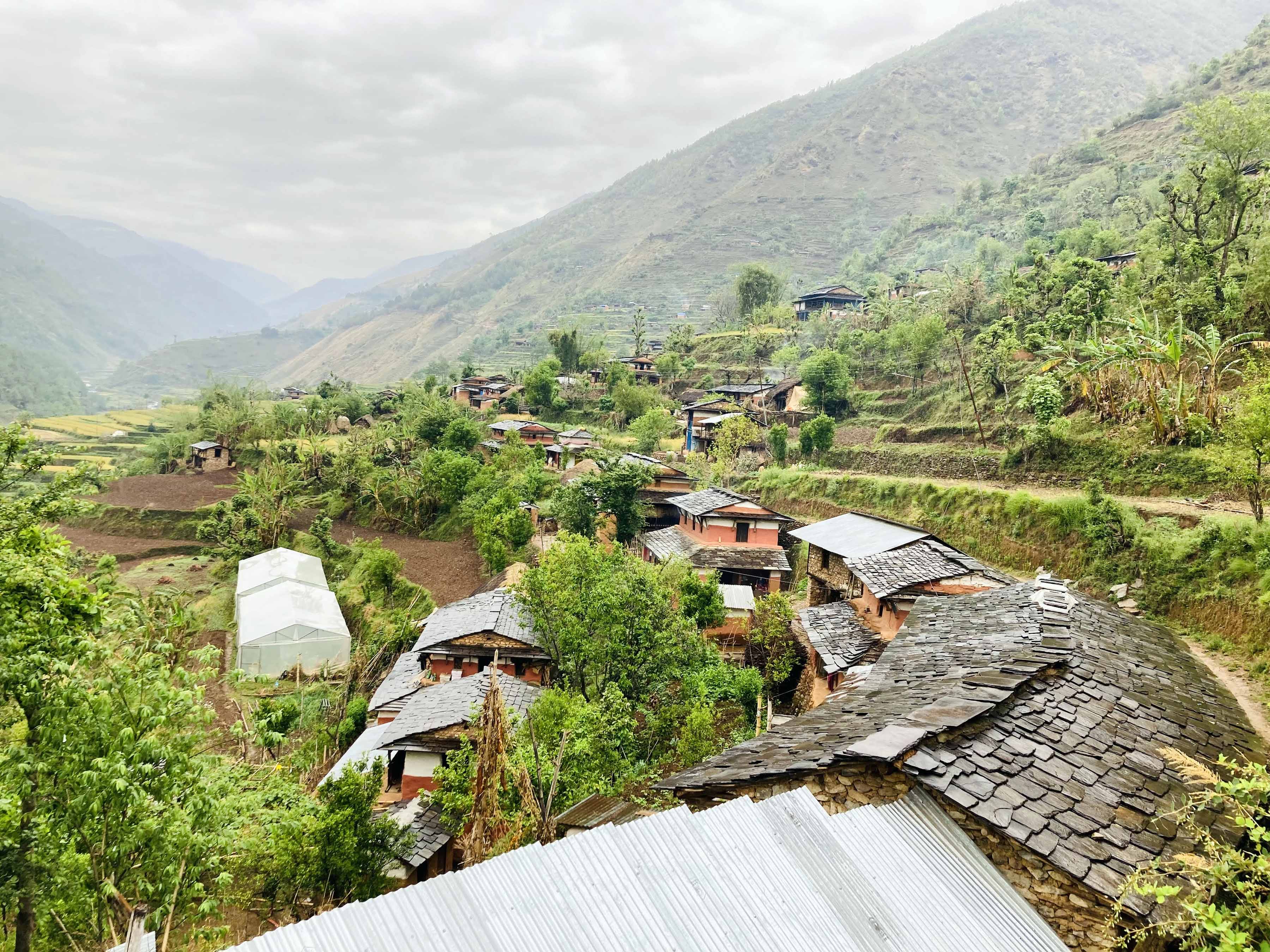 विकासले रोकेको झिम्पा गाउँको बसाइँसराइ