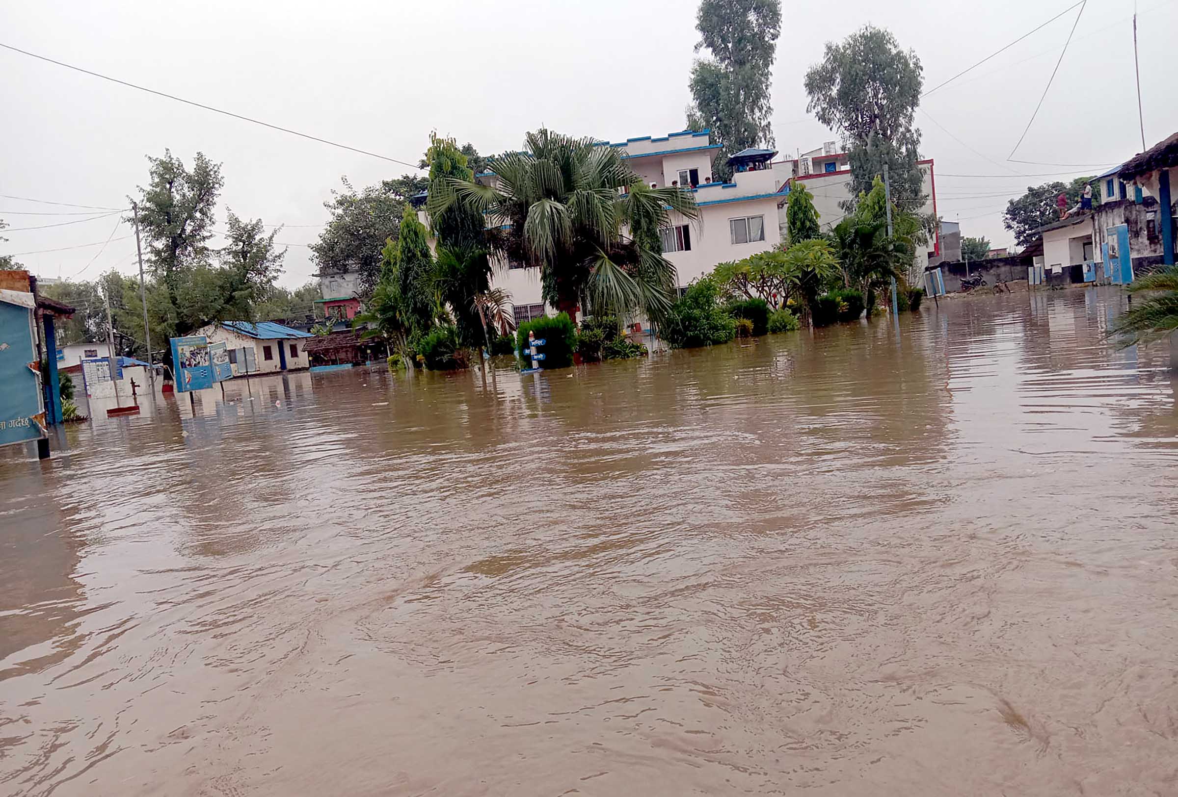 बेमौसमी वर्षाको पीडा: १८ को मृत्यु, ३३ सम्पर्कविहीन