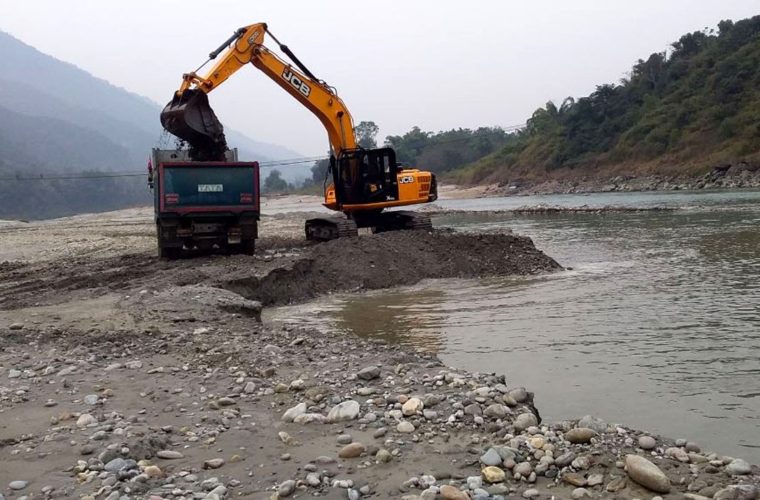 म्याग्दीमा मापदण्ड र सम्झौताविपरीत नदी दोहन