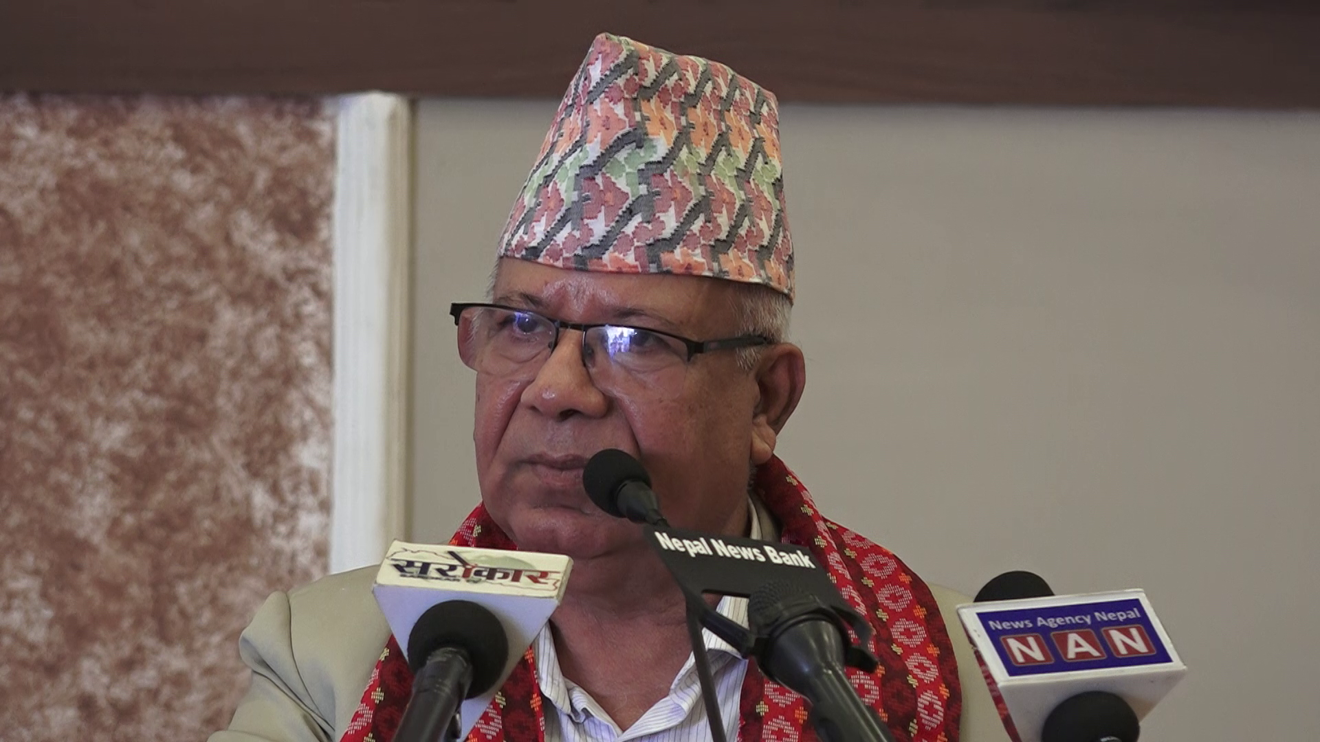 ‘माधव नेपाल’ले कसैसँग घुस लियो भनेर भन्नसक्ने मान्छे धर्तीमै छैनन् : माधव नेपाल