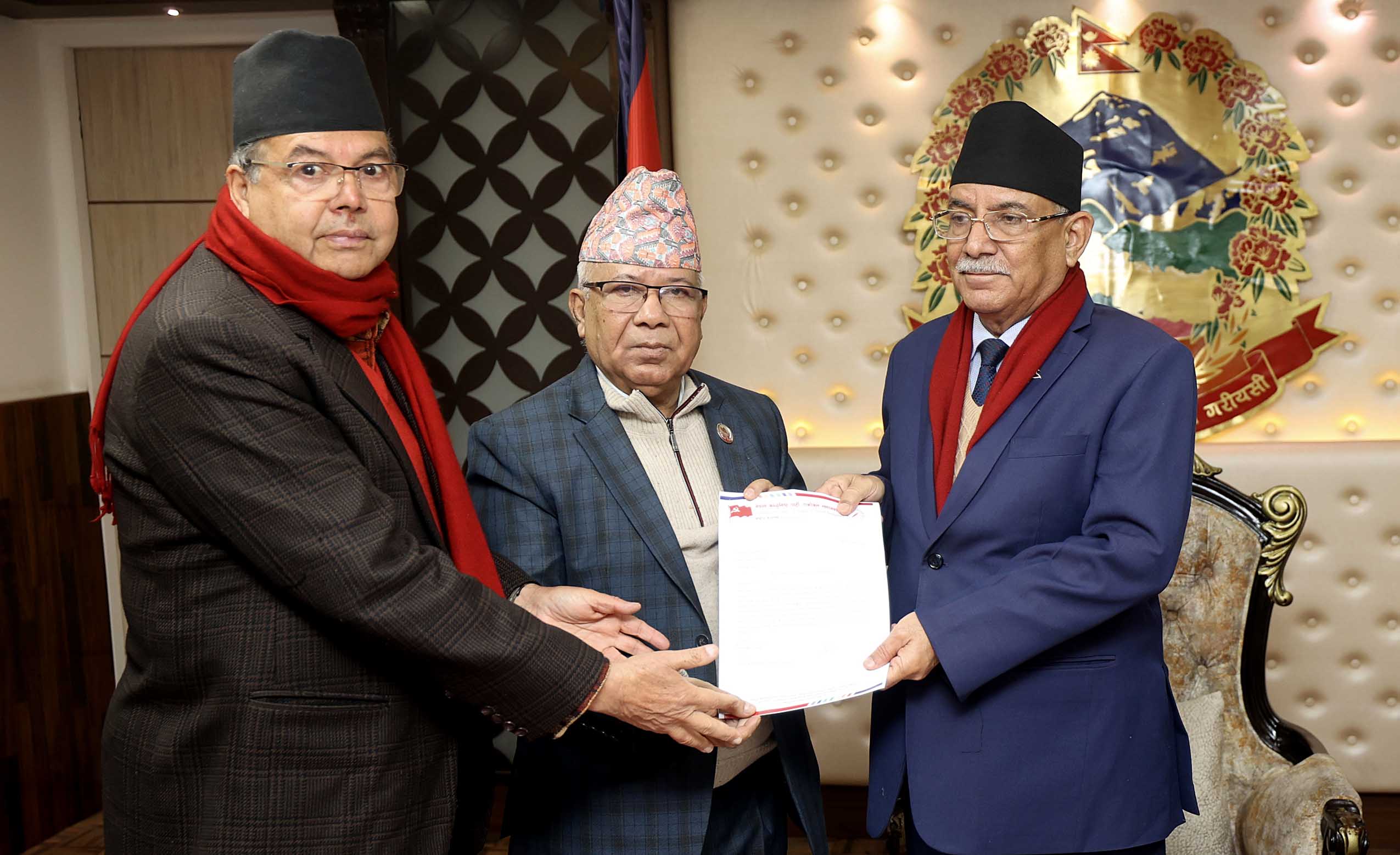 आत्महत्याको श्रंखला रोक्न प्रधानमन्त्रीको ध्यानाकर्षण