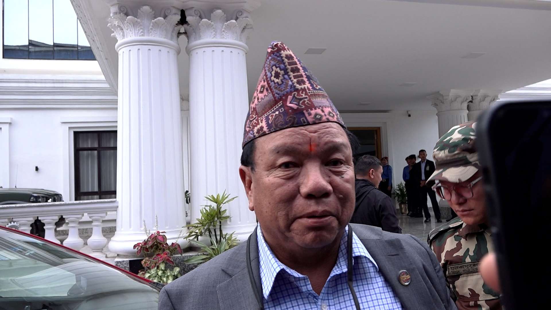 मन्त्रालयमै डेरा जमाएका मन्त्री महावीर पुन के गर्दैछन् ?