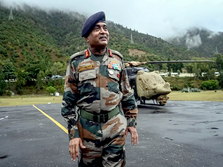 चीन सिमाविज्ञ लेफ्टिनेन्ट जर्नेल मनोज पाण्डे भारतीय सेना प्रमुख बन्दै