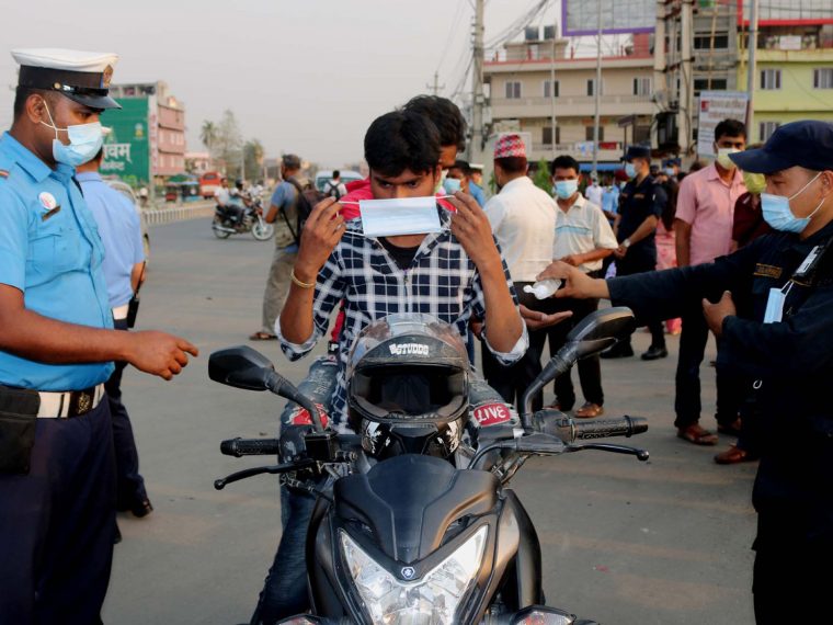 सङ्क्रमणदर घट्दै, स्वास्थ्य मापदण्ड उल्लंघन बढ्दै