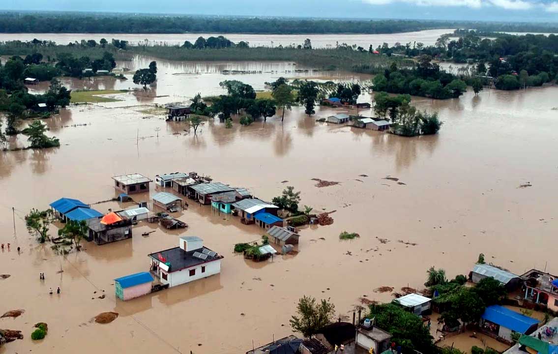 देशभर अविरल वर्षा: तटीय क्षेत्रमा खतरा बढ्दै गएकाले सतर्क रहन मौसम विभागले सूचित गर्यो