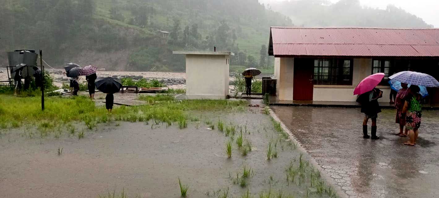 मेलम्चीमा  बाढी,  मेलम्ची–हेलम्बु सडक अवरुद्ध