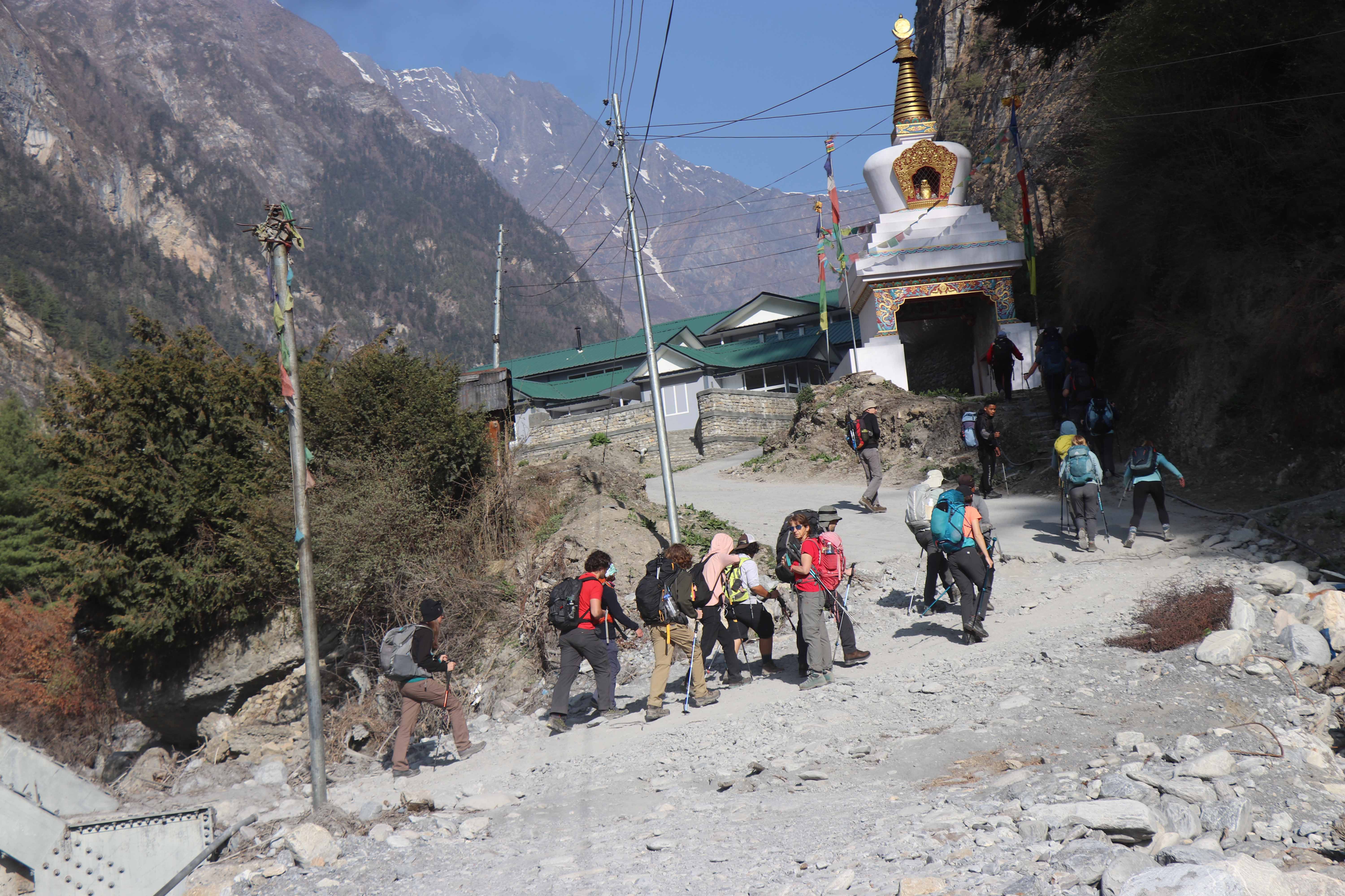 यात्रा छोटियो तर सास्ती घटेन : अन्नपूर्ण पदमार्ग