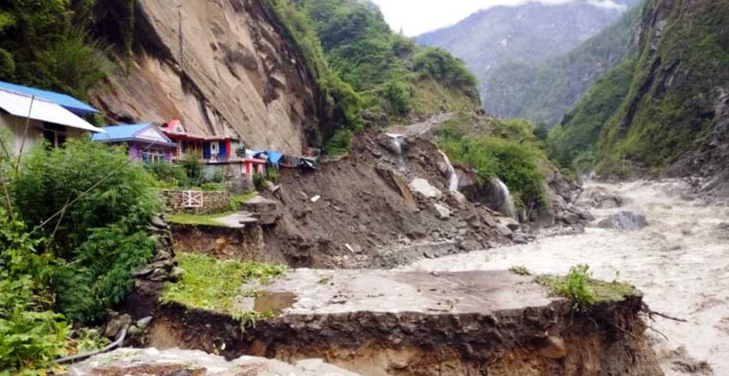 मनाङको बाटो सधैँ जोखिमपूर्ण