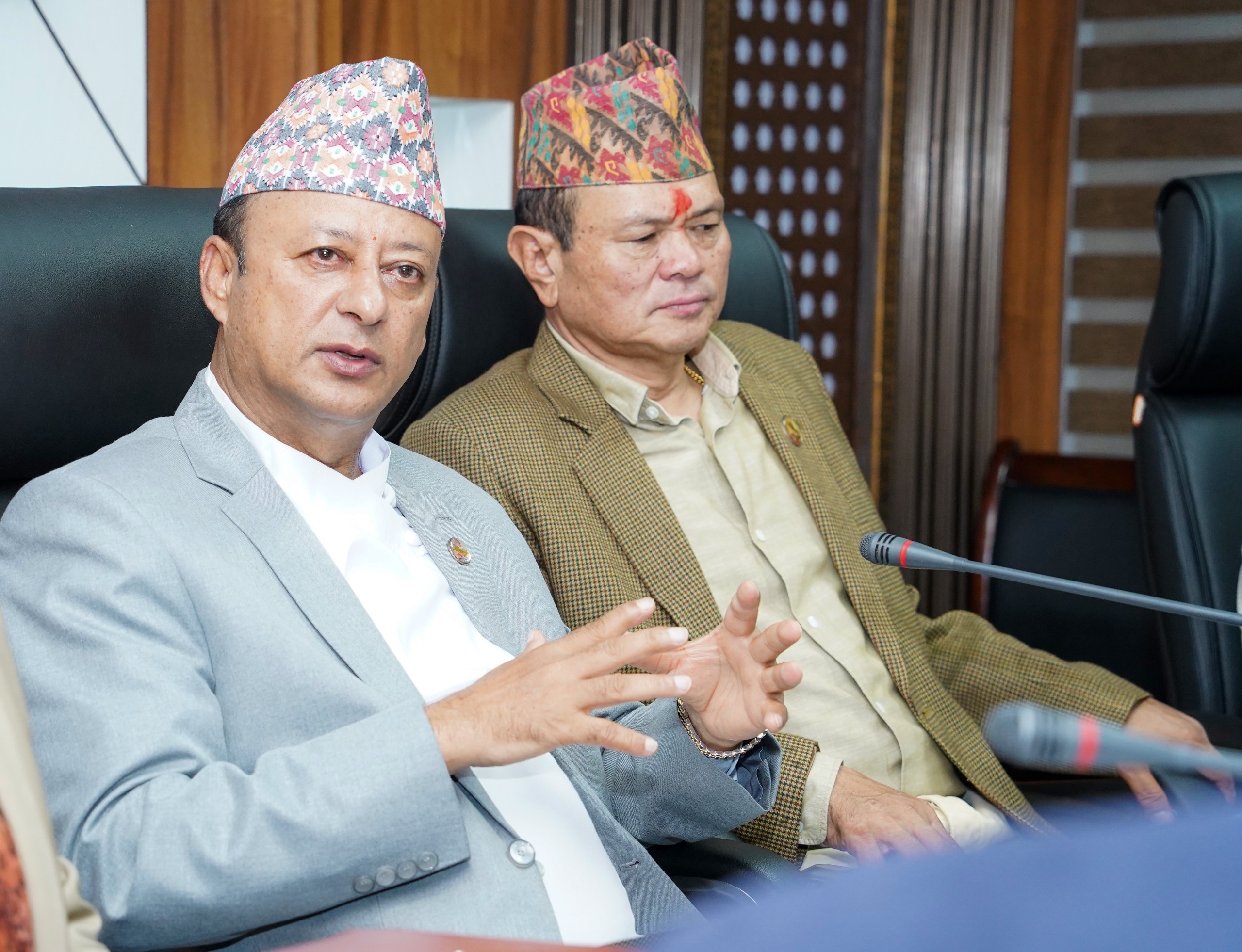 कोहलपुर–सुर्खेत प्रसारण लाइन निर्माणमा ढिलाइबारे मन्त्रीको चासो
