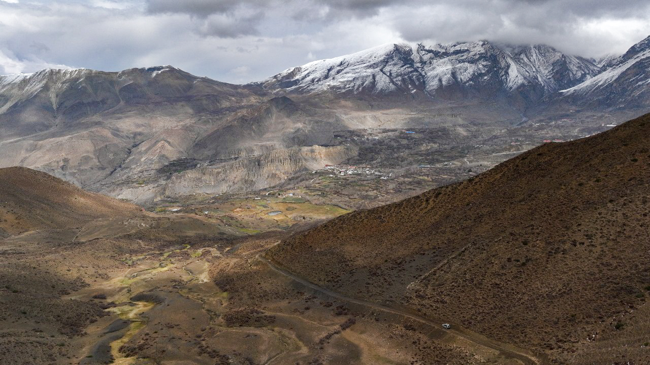 हिमाल पारीको जिल्ला मुस्ताङ (तस्विरहरु)