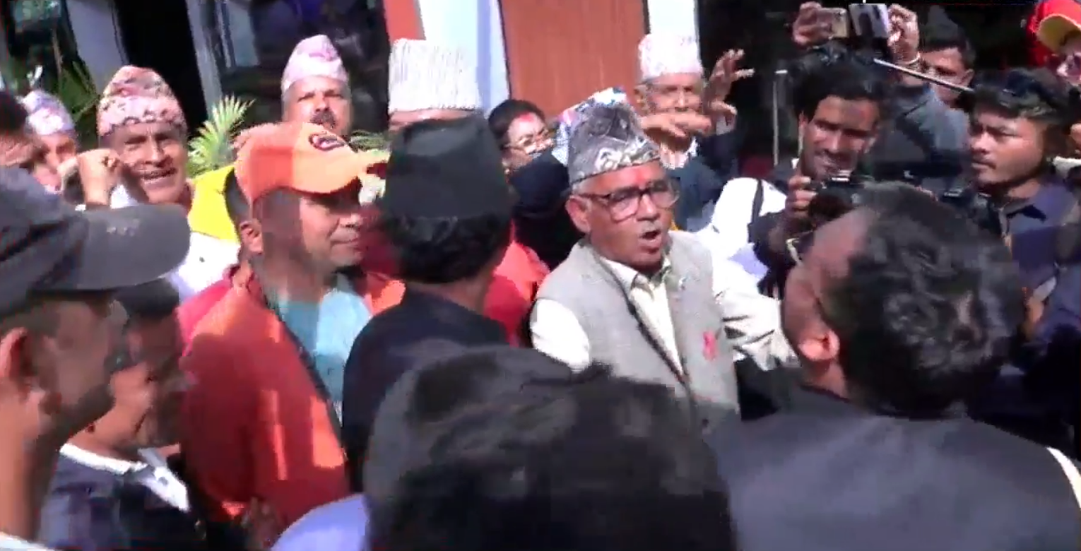 राजावादी भेलामा लिङदेन नआएपछि होहल्ला