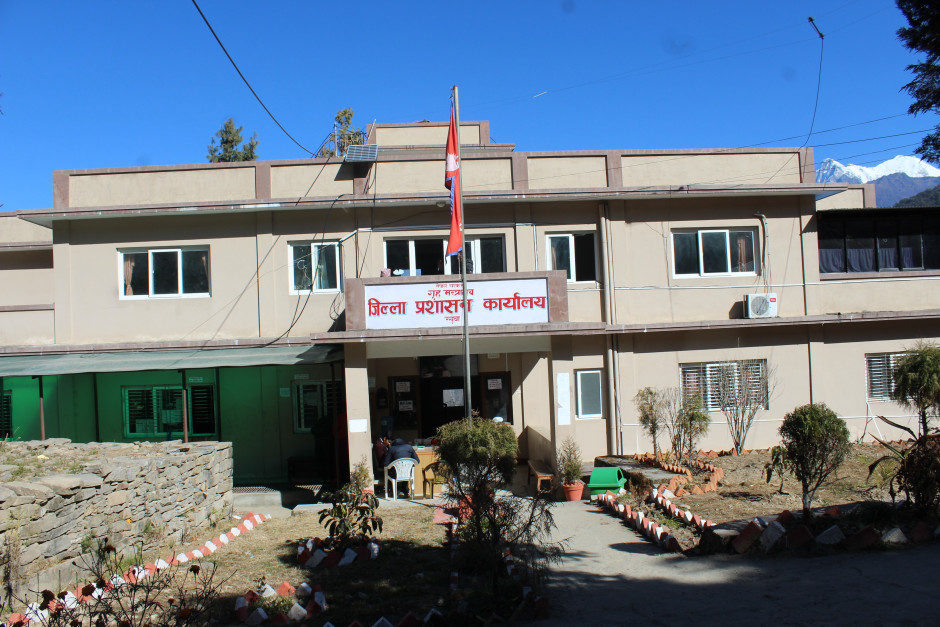 भोटेकोशीमा आएको बाढीले नेपाल–चीन जोड्ने मितेरीपुलमा क्षति
