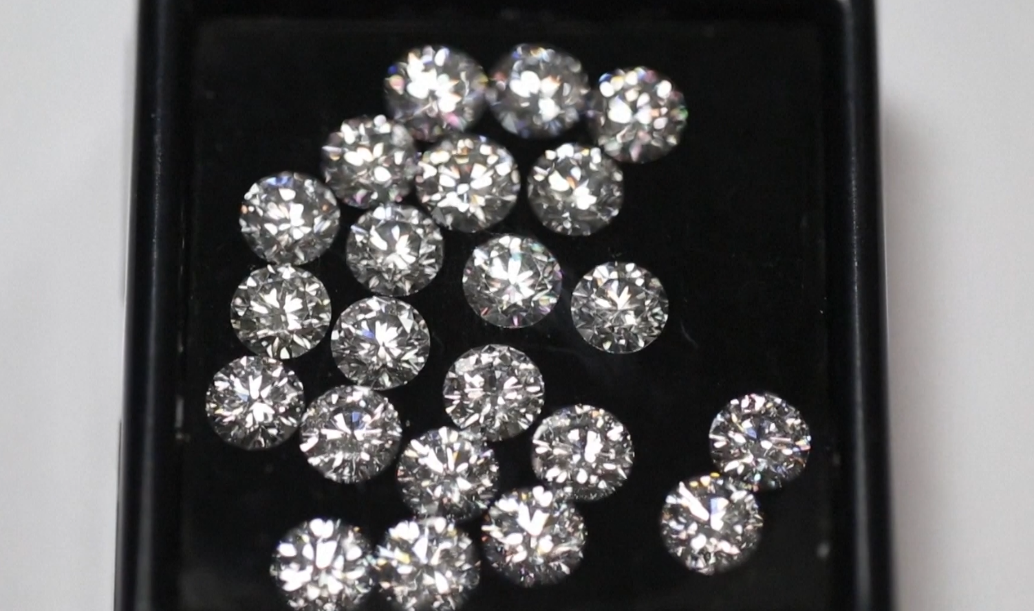 चीनमा चाँदीको उछालले लगानी बढायो