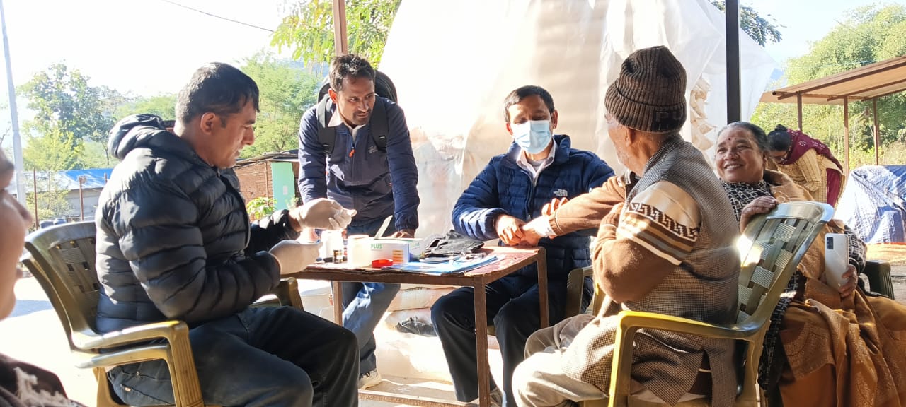 रामेछापका ग्रामीण बस्तीमा मौन स्वास्थ्य संकट, जाँचबाट टाढिँदा नसर्ने रोग बढ्दै