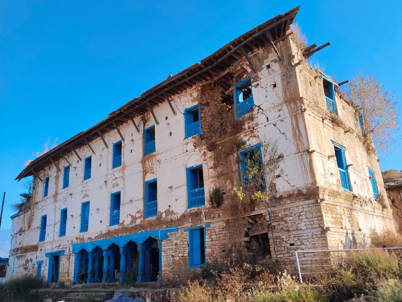 ऐतिहासिक सेतो दरबार संकटमा : पहिचान नै मेटिने खतरा