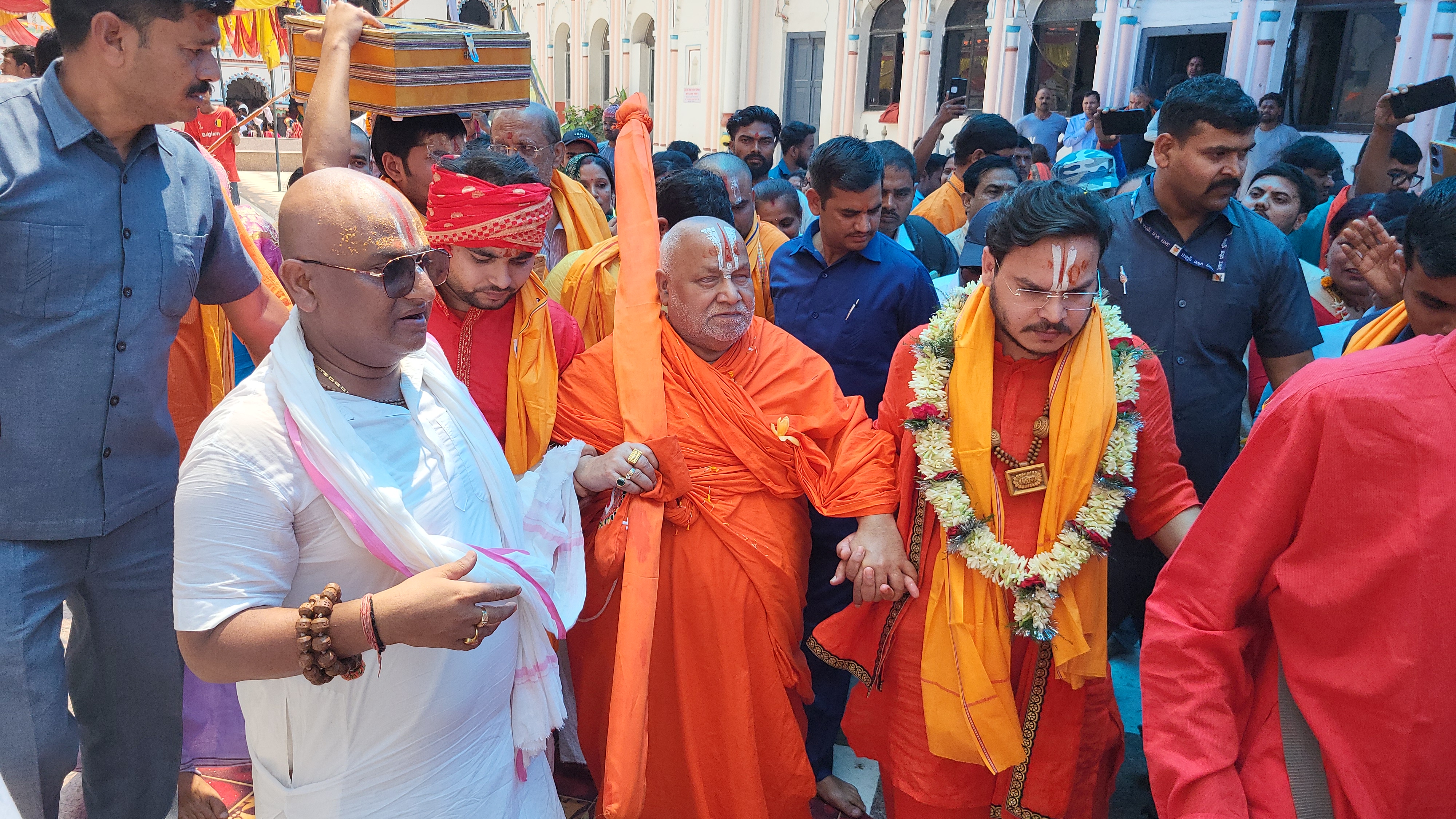 प्रसिद्ध धर्मगुरु स्वामी रामभद्राचार्य जनकपुरमा, हिन्दु धर्ममाथिको आक्रमण रोक्न आग्रह