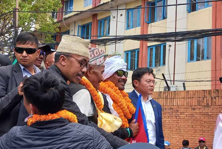 दुवै खुट्टा गुमाएका सगरमाथा आरोहीलाई स्वागत