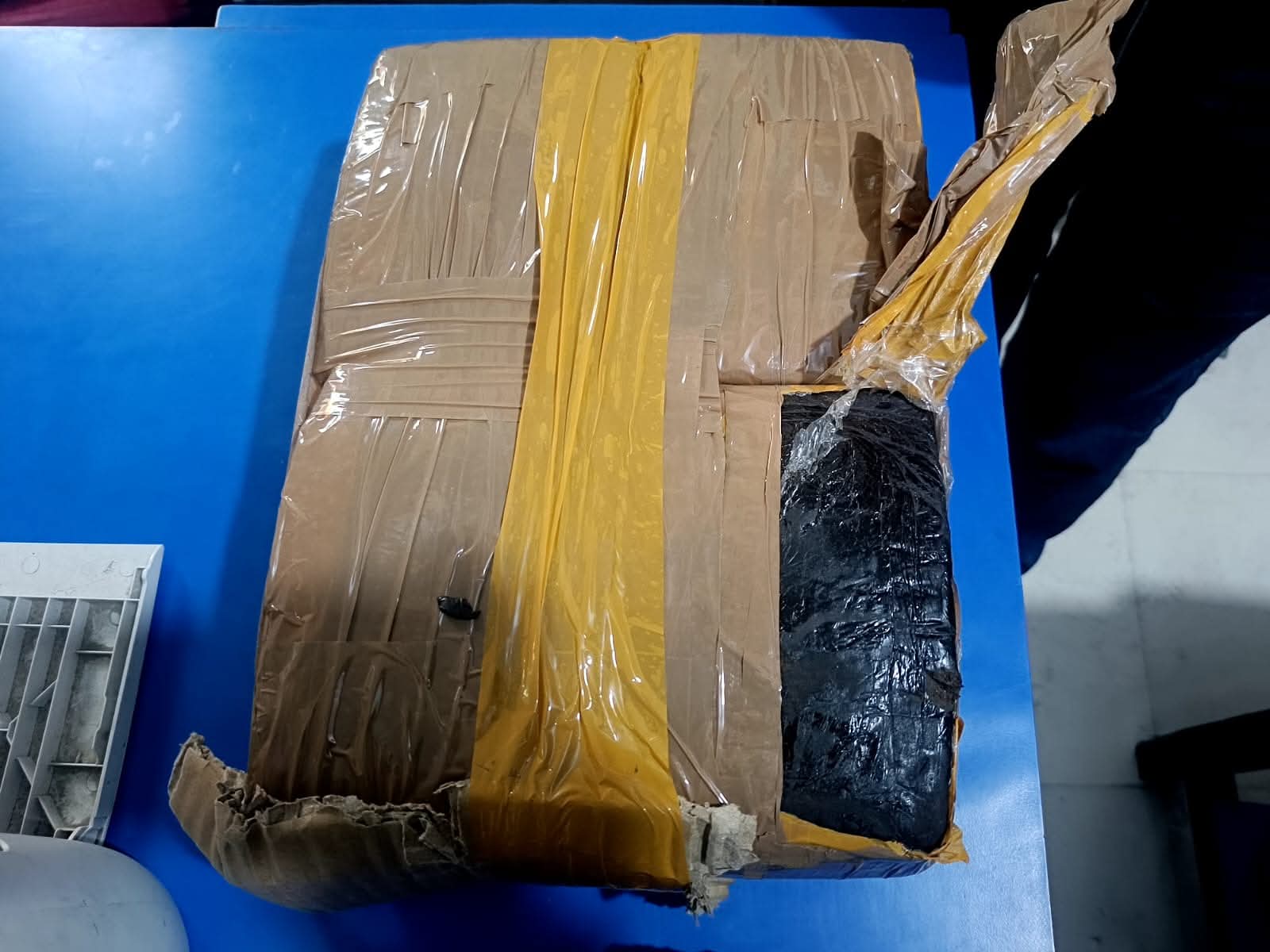 वीरगन्जबाट १० केजी चरेस सहित एक जना पक्राउ