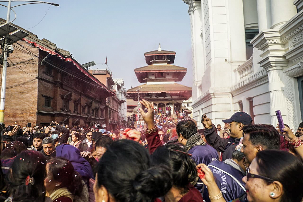बसन्तपुरमा ठड्याइयो चीर, रङको पर्व होली सुरू
