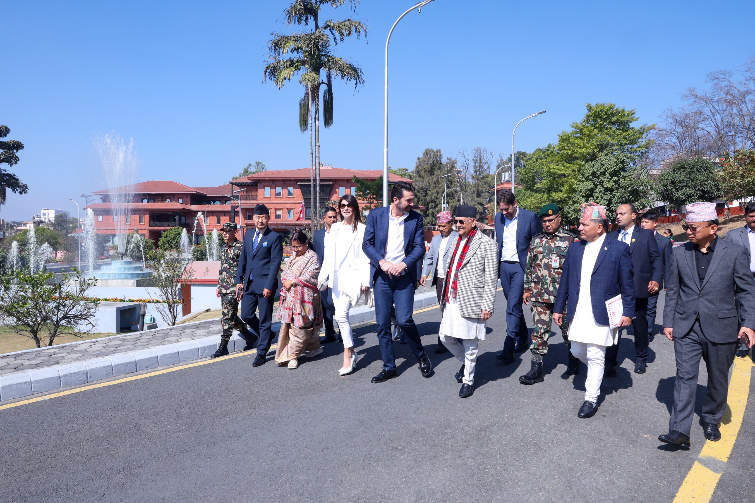 प्रधानमन्त्रीसँग अन्तर्राष्ट्रिय गोलरक्षक बुफनको भेट