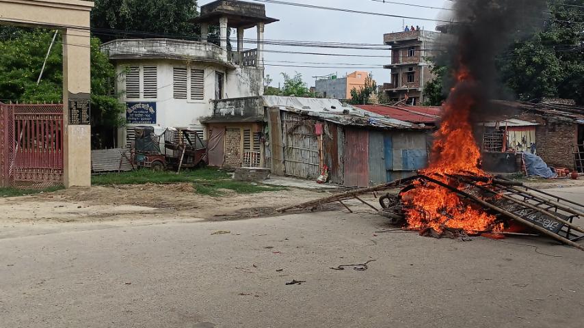 जेन–जी आन्दोलनको प्रभाव : पाँच चौकीमा तोडफोड र आगजनी