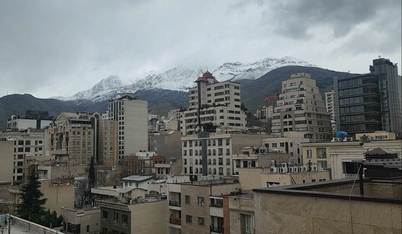 अमेरिका र इजरायलविरुद्ध बदला लिने इरानको घोषणा, तेहरानका धेरै ठाउँमा विस्फोट