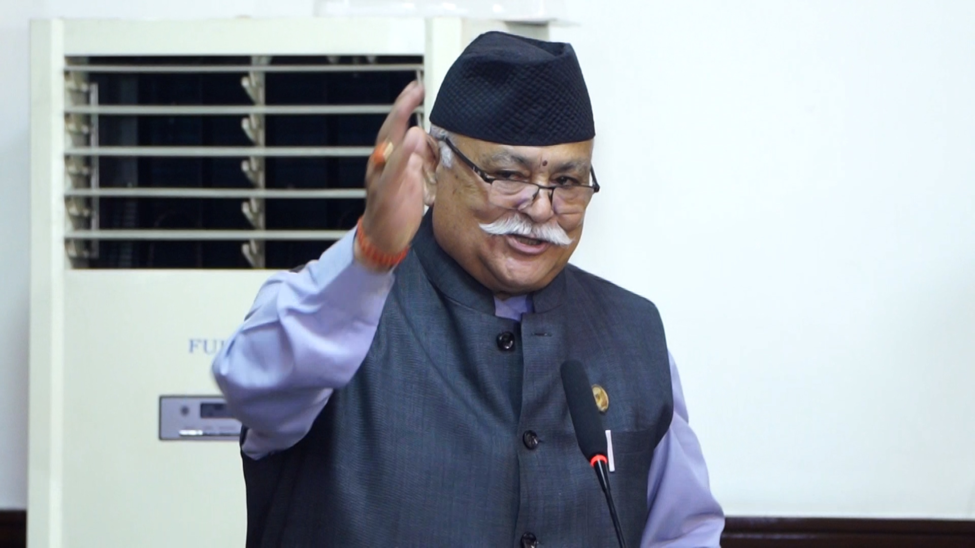 अहिलेको बजेटमा युवा जनशक्तिलाई देशमा रोक्ने योजना छैनन् : दिपक बहादुर सिंह