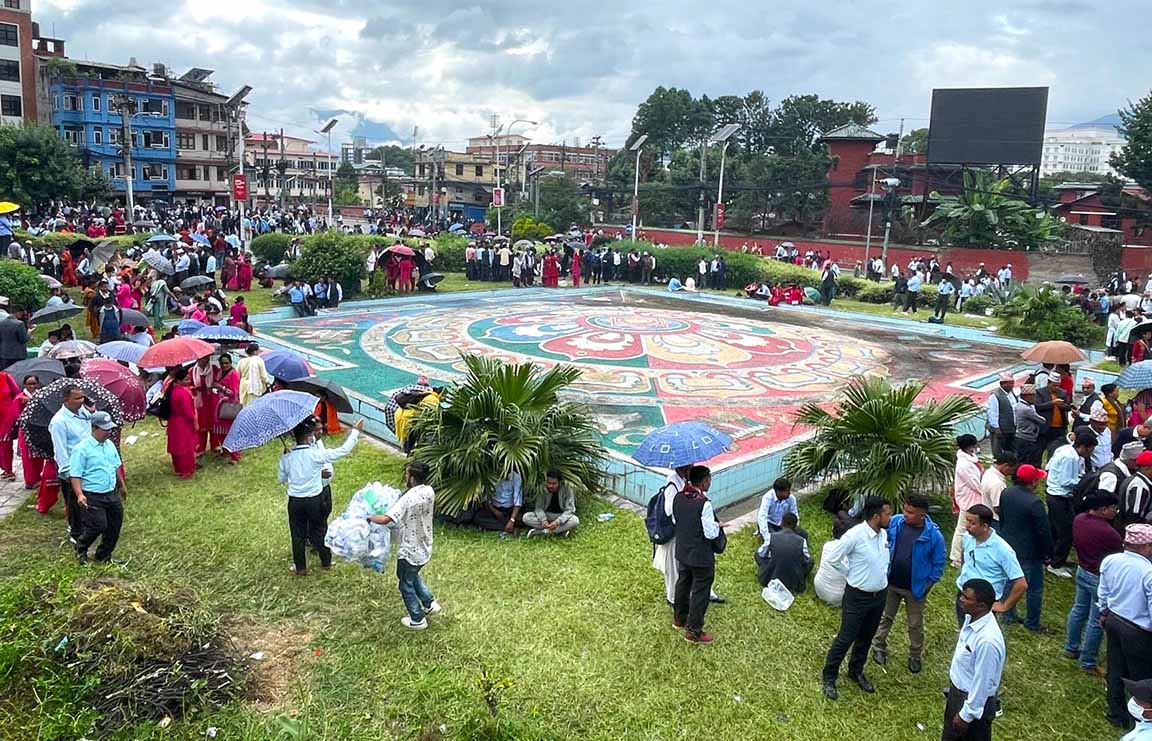 तेस्रो दिन: कहिले प्रदर्शन कहिले नाचगान