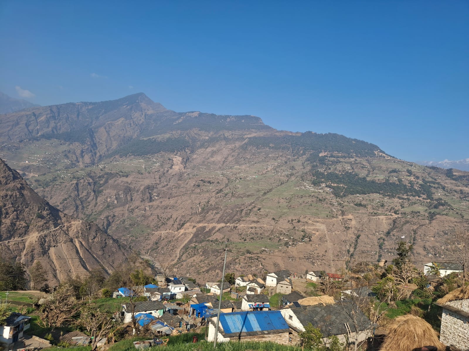 युवाविहीन बस्तीमा चुनावी रौनक : न भोटर छन्, न त उत्साह !