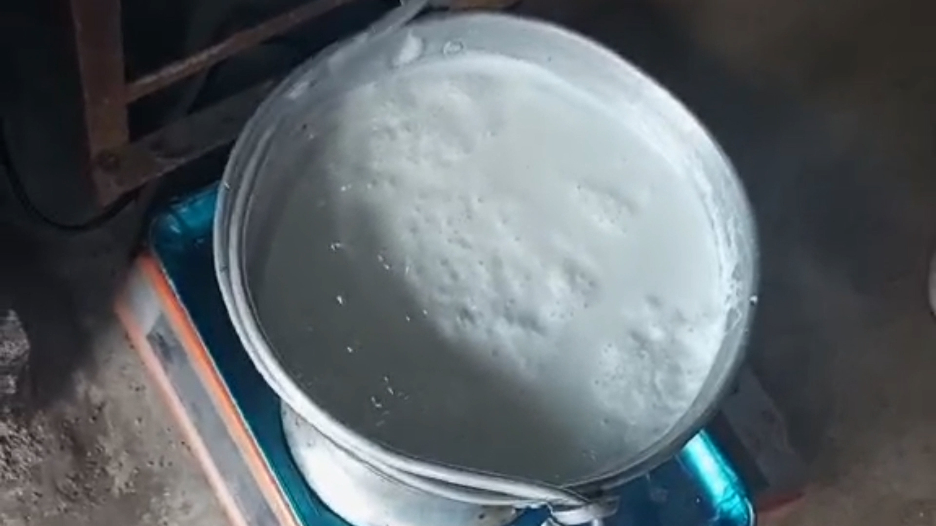 मन्थलीमा दूध सङ्कलन केन्द्र स्थापना, किसानको दूध बिक्रीको समस्या समाधान