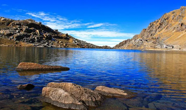 रसुवामा पर्यटक संख्या बढ्यो, गोसाइँकुण्ड र लाङटाङ प्रमुख आकर्षण